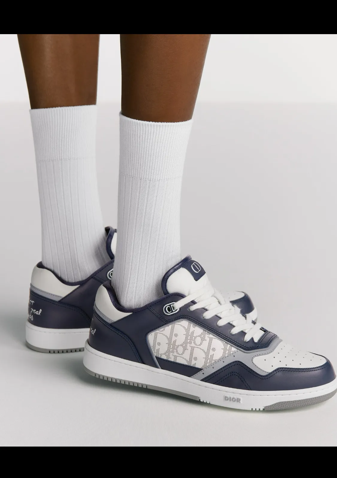 💰780 Dior | New B27 styles for men and women ♞size; women 35~40 men 38~47 DIOR AND HYLTON NEL B27 Uptown The best and most eye-catching Dior is B27, the combination is invincible. Versatile for daily use, no choice of combinations. B27 feels comfortable on the feet ~ If you like this kind of elegant and simple color matching, you must buy it